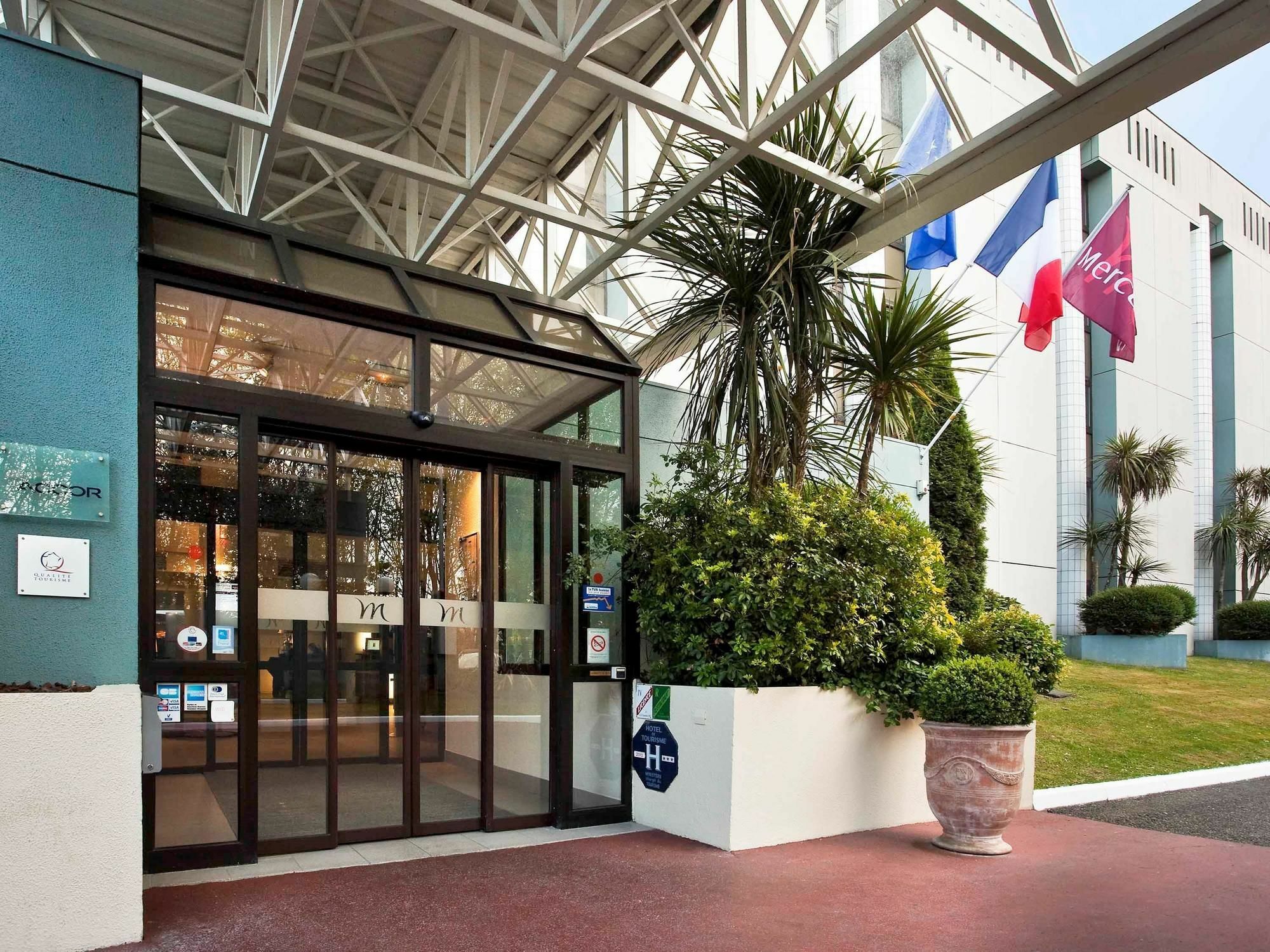 Mercure Pau Palais Des Sports ภายนอก รูปภาพ