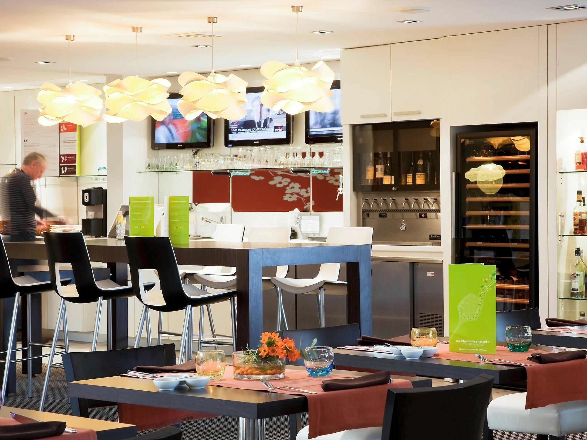 Mercure Pau Palais Des Sports ภายนอก รูปภาพ